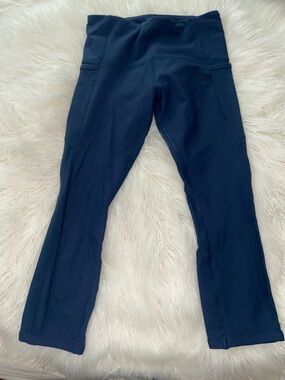 Lorna Jane Navy Blue Capris